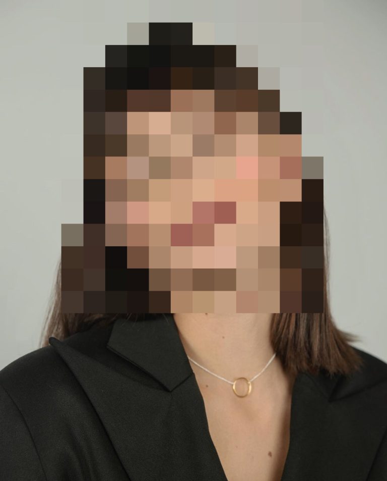 איה דוגמנית עם יחס אישי במרכז