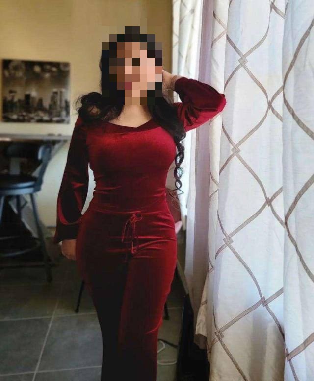 בחורה יפה בדירה אינטימית בבאר שבע